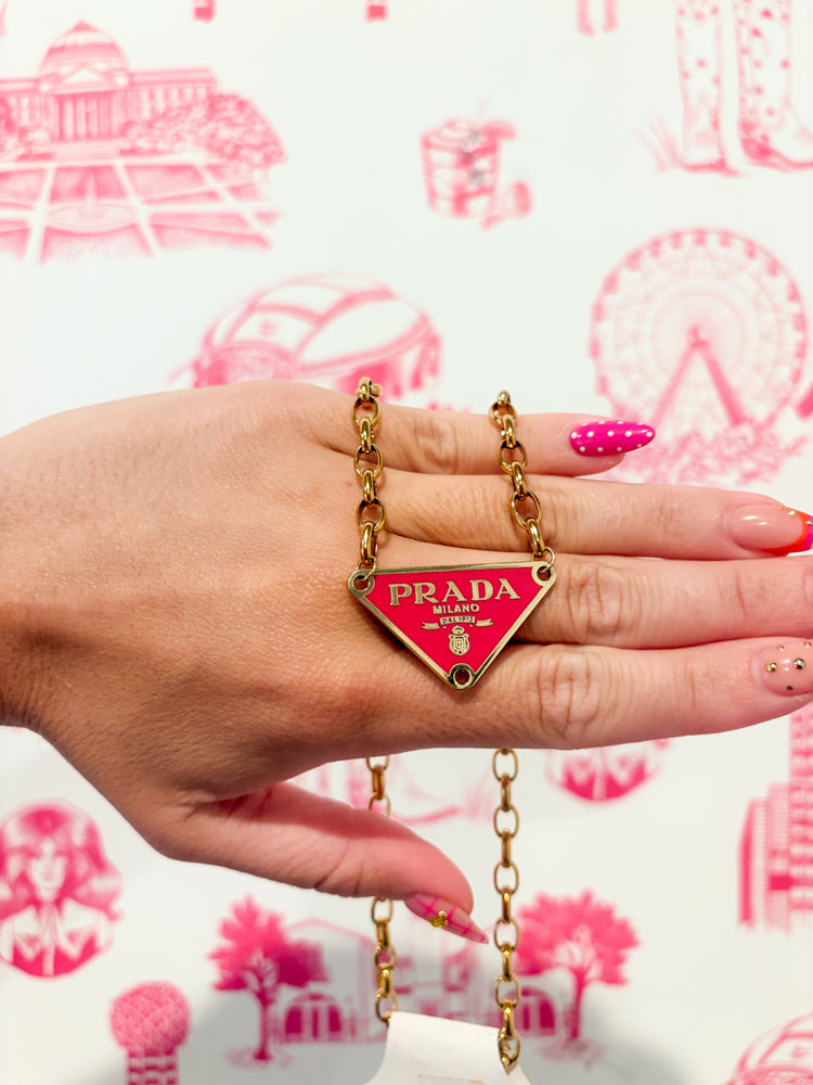 HOT PINK VINTAGE PENDANT NECKLACE