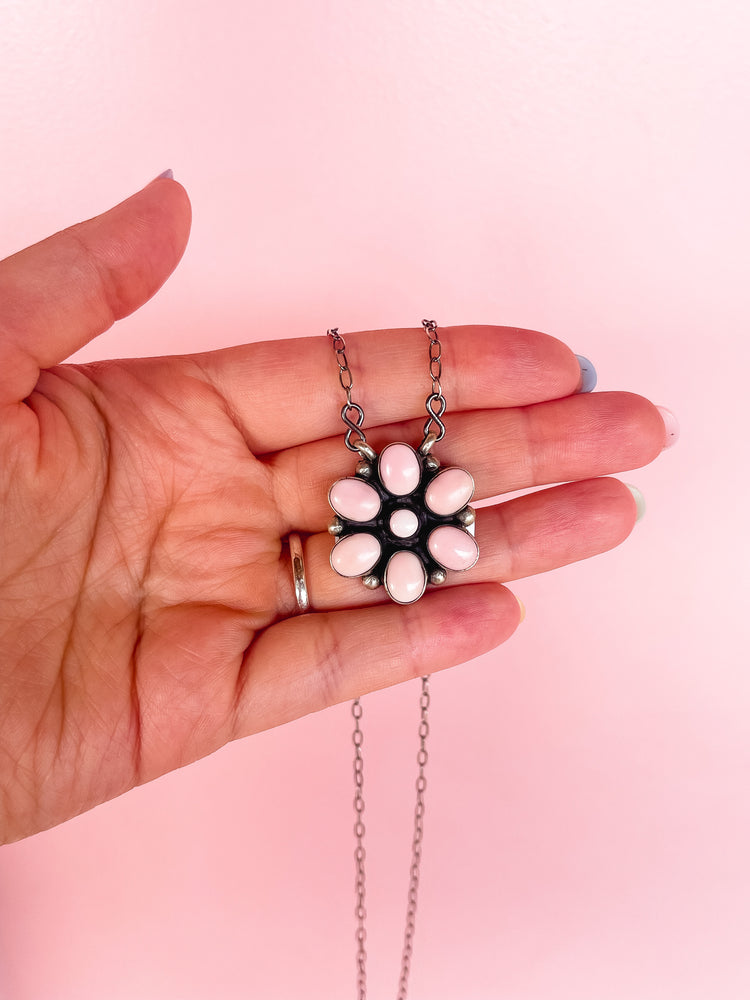 PINK CONCH FLOWER NECKLACE