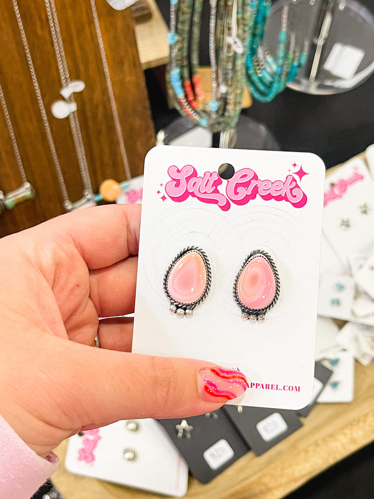 PINK CONCH LARGE STUD