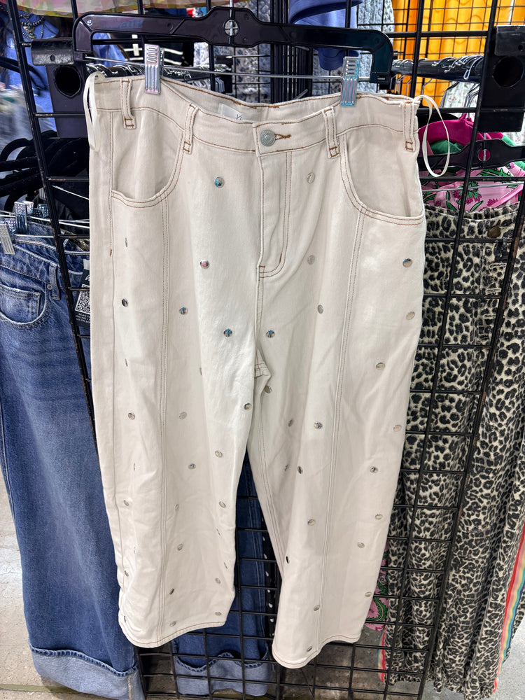 Cream stud barrel cropped jean