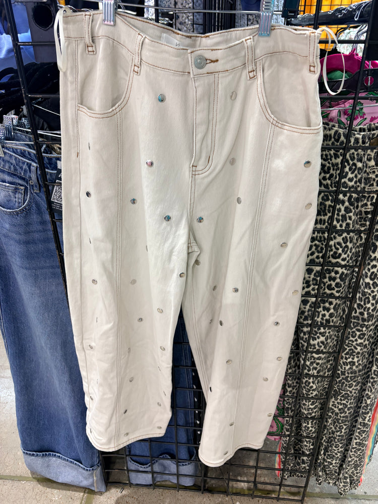 Cream stud barrel cropped jean