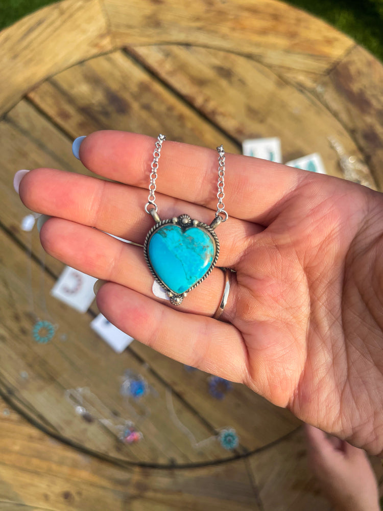 TURQ HEART NECKLACE