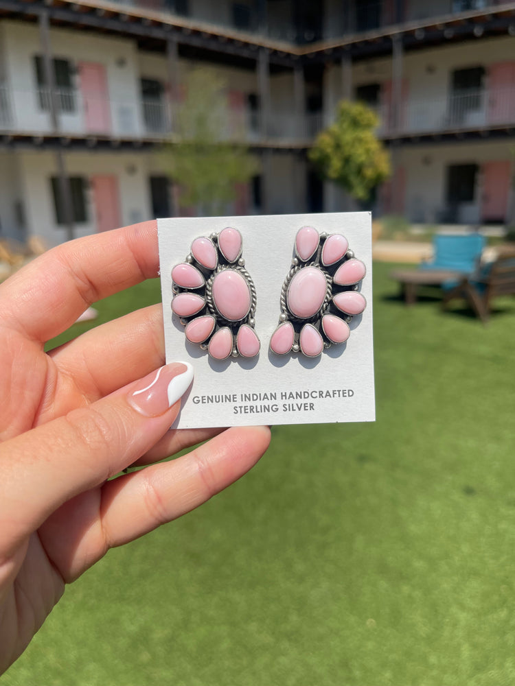 LARGE PINK CONCH STATEMENT STUDS