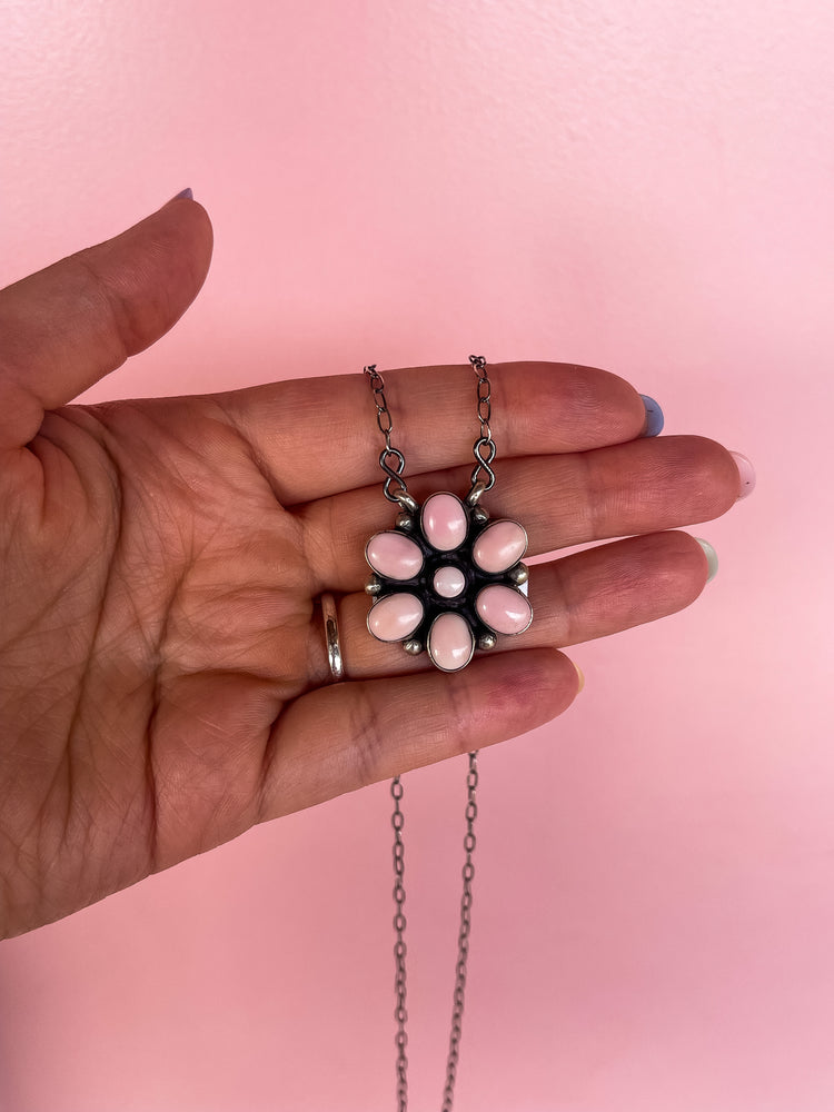 PINK CONCH FLOWER NECKLACE